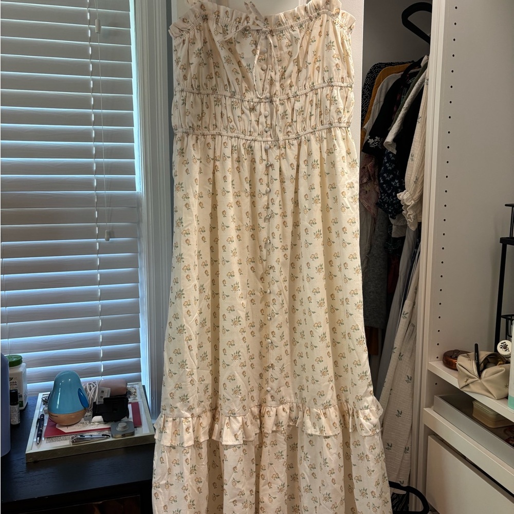 Neuflora Floral Cream Maxi Dress, size L